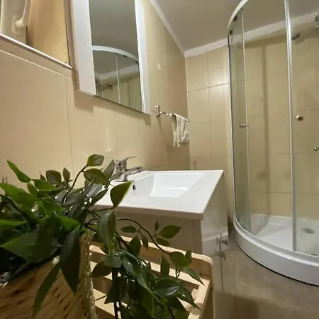 Kara'S Apartment Bucharest Exterior photo