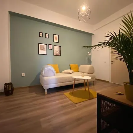 Kara'S Apartment Bucharest Exterior photo